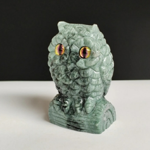 Natural Xiu Jade Hand Sculpture OWL - Picture 3 of 4